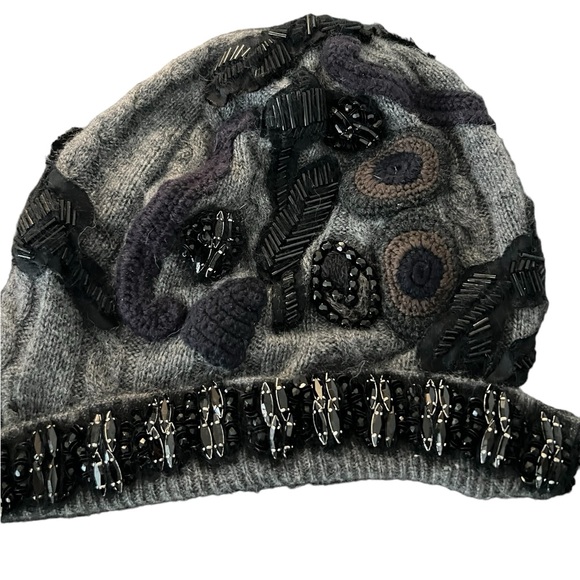 stunning beanie hat with and bordered beaded have h - Picture 4 of 8